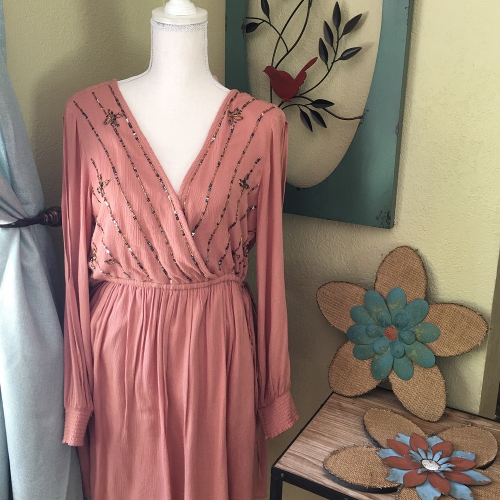 Dress sequin v neck/blush color